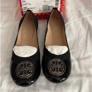 New Tory Burch Caroline Ballet Flats sz 6.5 Black Patent Leather
